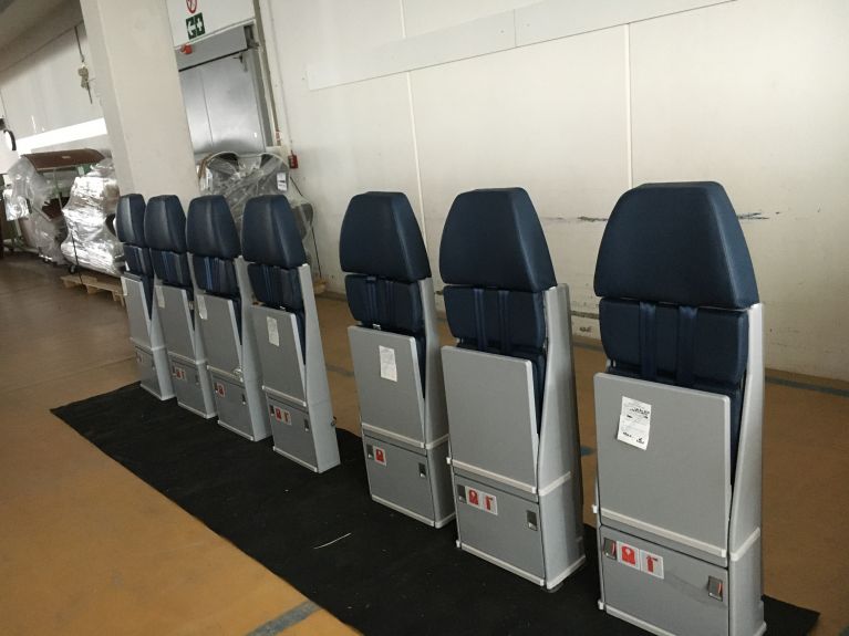 o220505_aircraft-seats_airbus-a330-a340-family_goodrich_model-2157-main