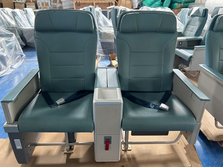 o240657_aircraft-seats_boeing-737-family_b-e-aerospace_miq-1040097-and-1040098-series-main