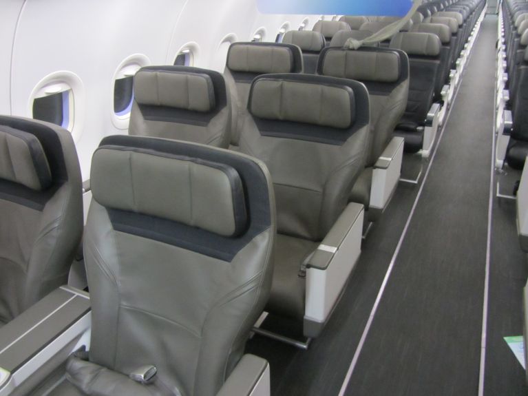 o240616_aircraft-seats_airbus-a320-family_recaro_4710ay54-main