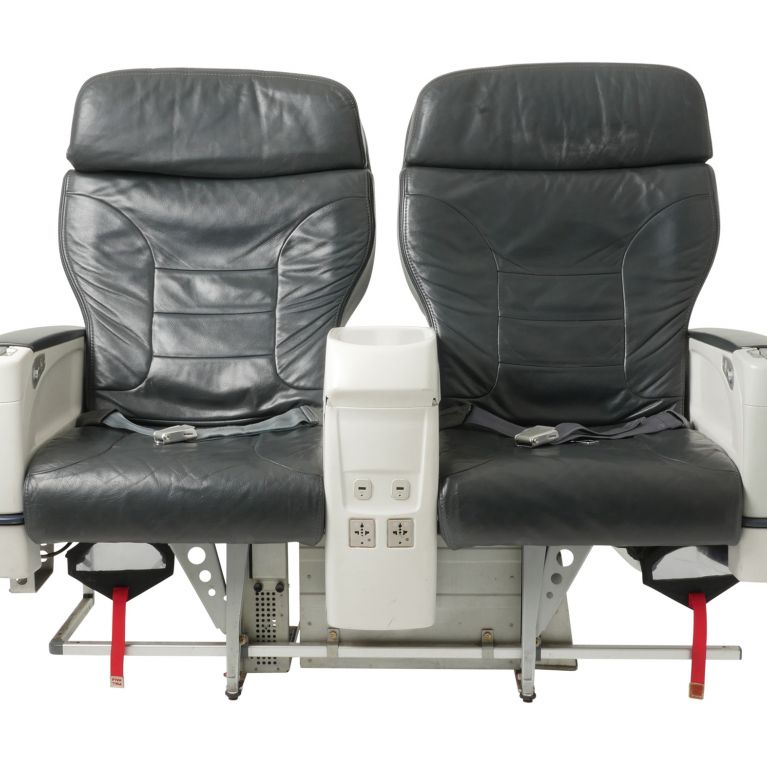o230574_aircraft-seats_airbus-a320-family_recaro_4400a401a21-main