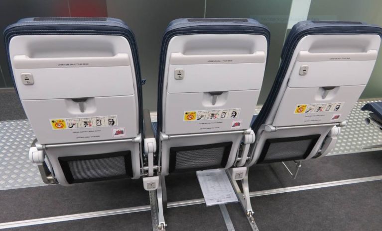 o240650_aircraft-seats_boeing-737-family_recaro_3710av48-main