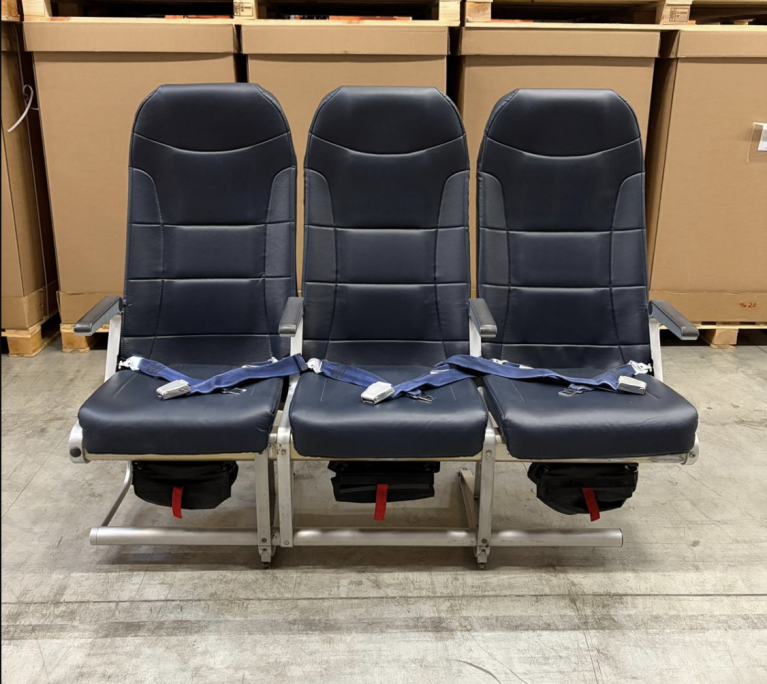 o250661_aircraft-seats_airbus-a320-family_acro_series-3-main